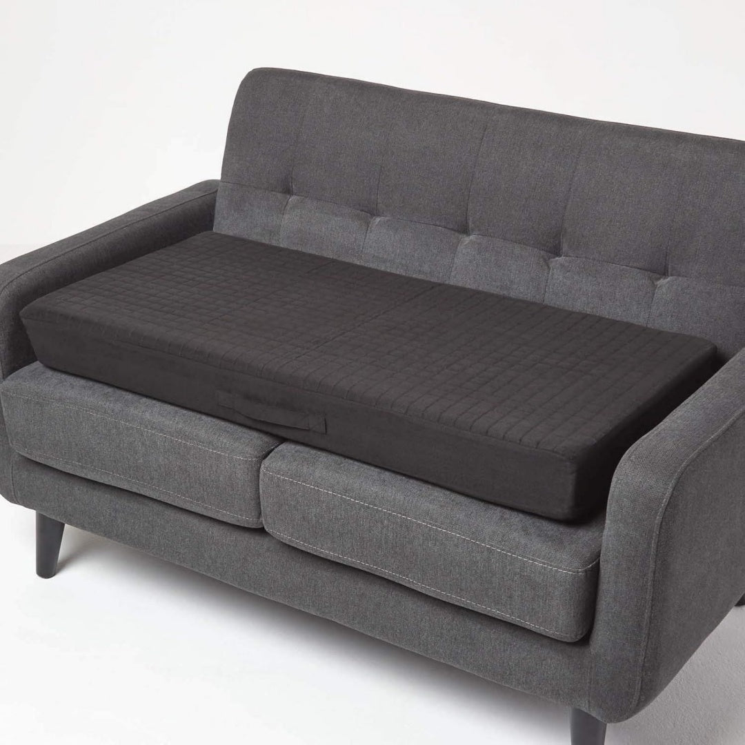 Divano confortevole nero regolabile